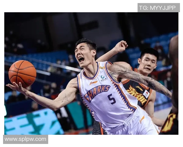 刘铮的奋斗历程与篮球梦想:从青涩少年到职业球员的成长之路 刘铮的奋斗历程与篮球梦想:从青涩少年到职业球员的成长之路